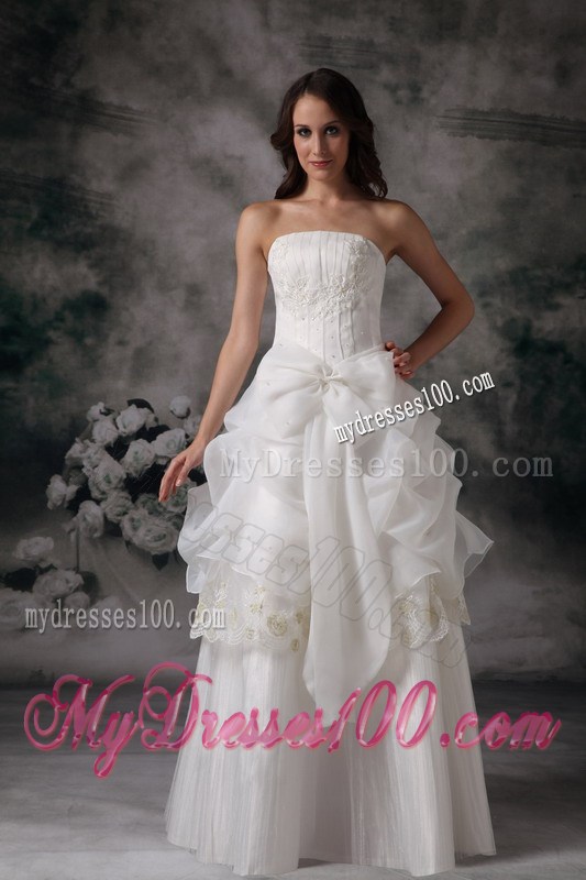 Big Bowknot White Wedding Gown with Ruffles Pick-ups Appliques