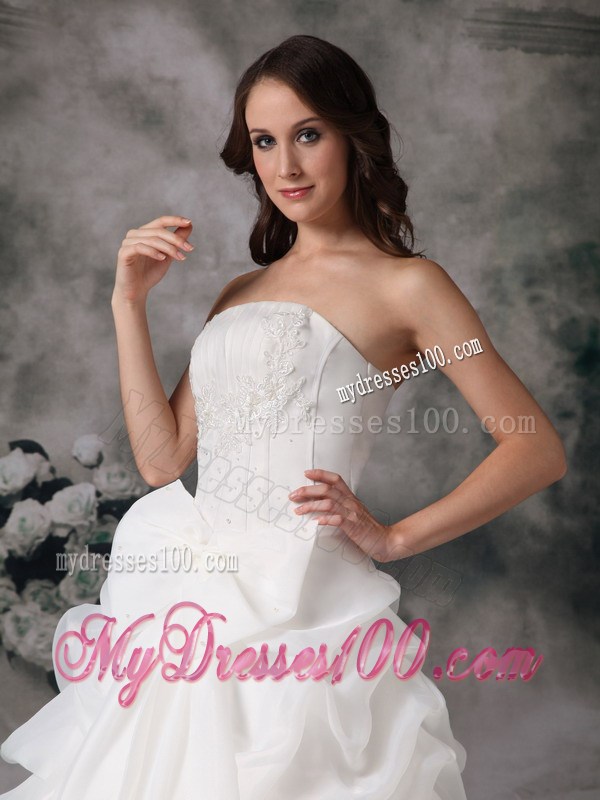 Big Bowknot White Wedding Gown with Ruffles Pick-ups Appliques