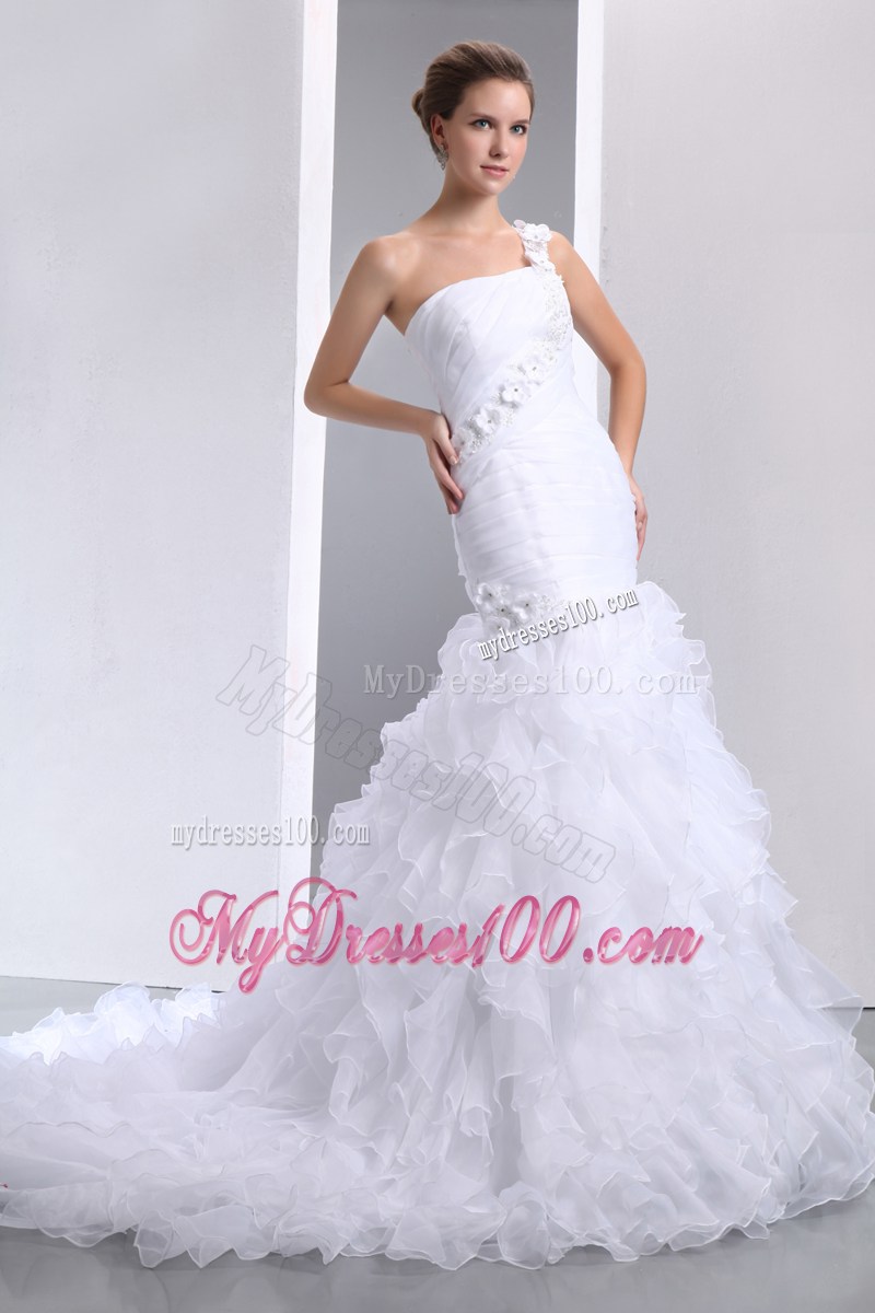 Ruched Hand Made Flowers Trumpet Bridal Gowns with Brush Train and Ruffles