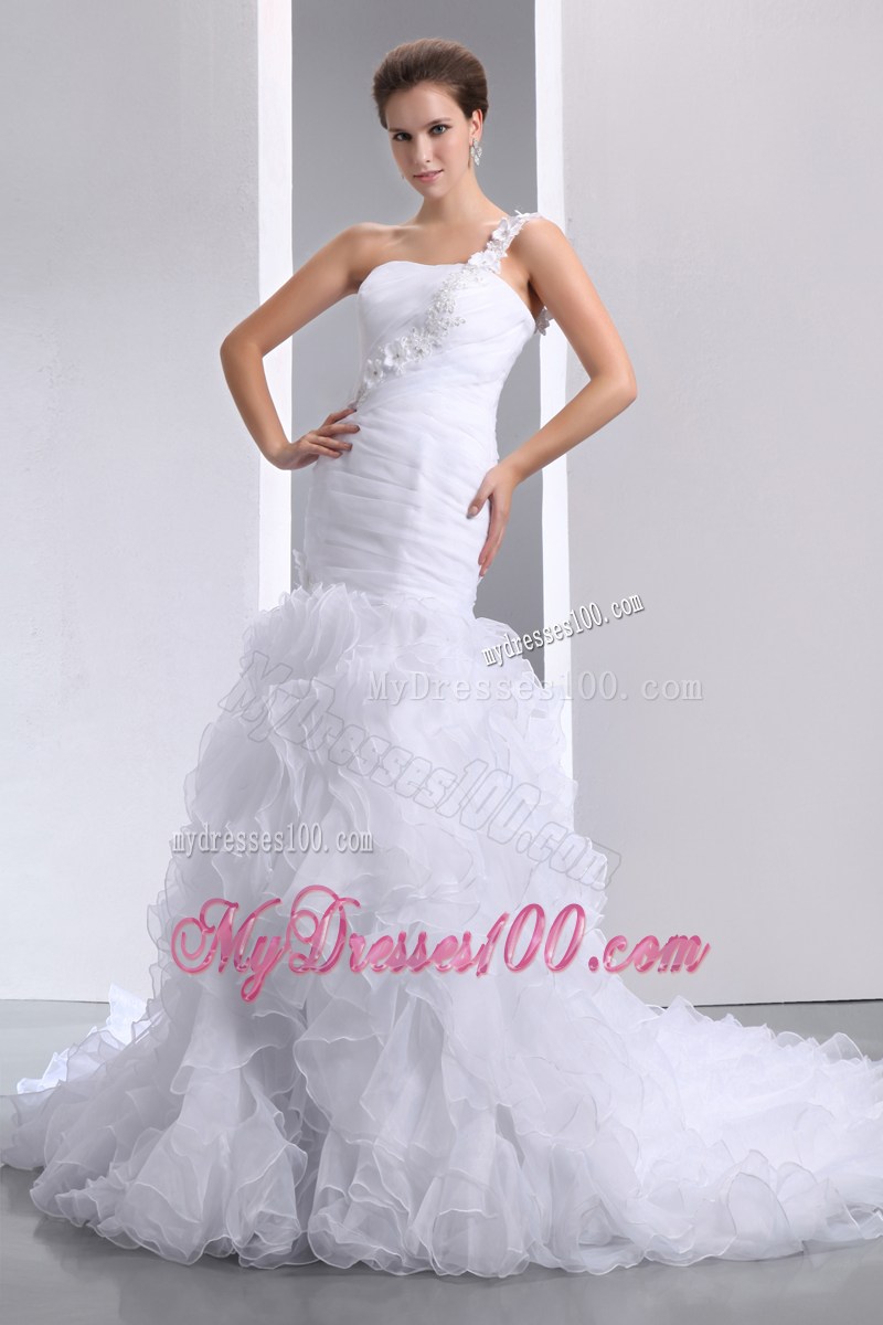 Ruched Hand Made Flowers Trumpet Bridal Gowns with Brush Train and Ruffles