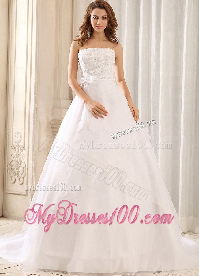 Tiers Sweep Train Bridal Gowns Decorated with Bowknot and Appliques
