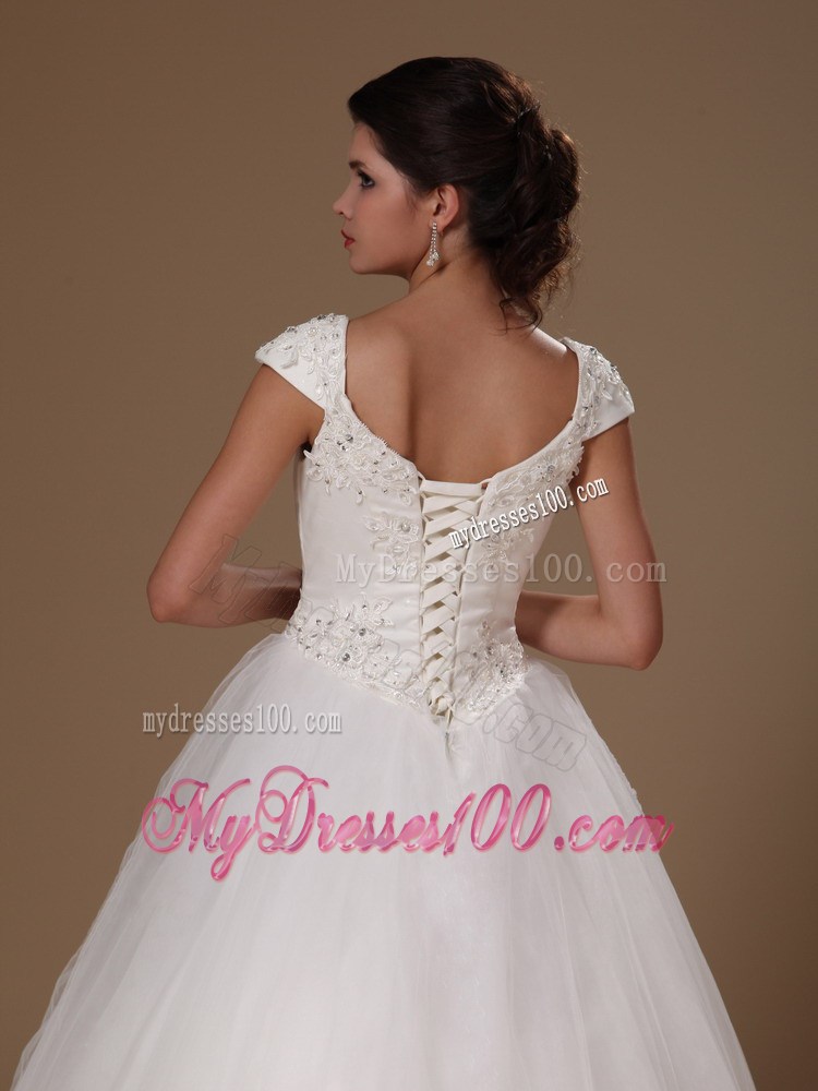 Appliques and Short Sleeves Floor-length Tulle Wedding Dresses