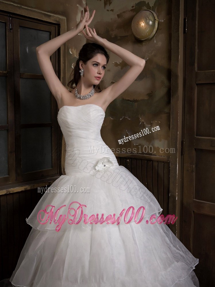 Handle Made Flowers Decorated Tiers Dress for Brides with Sweep Train