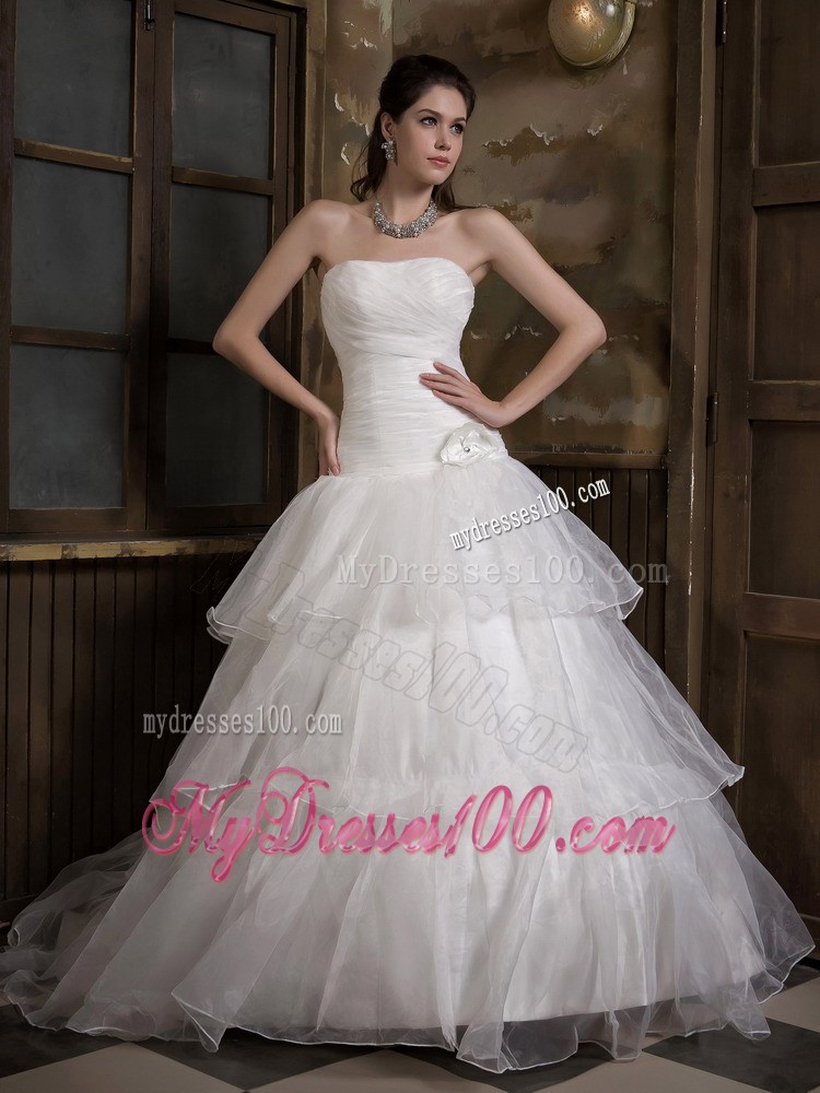 Handle Made Flowers Decorated Tiers Dress for Brides with Sweep Train