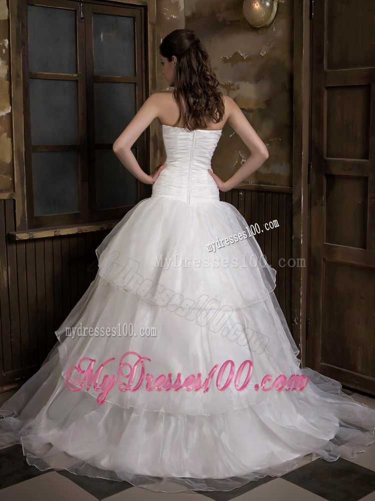 Handle Made Flowers Decorated Tiers Dress for Brides with Sweep Train