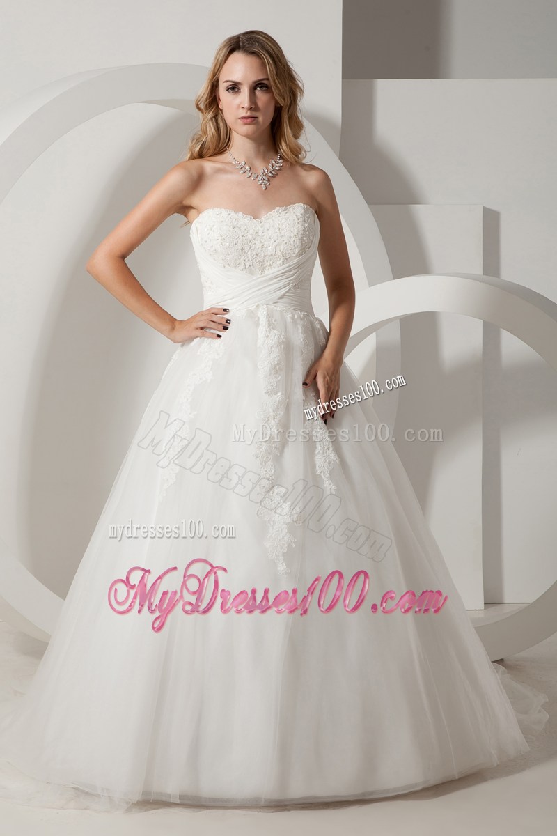 Strapless Sweetheart Court Train Lace-up Appliqued Wedding Dresses