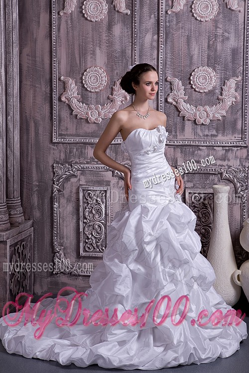 Handle Flowers Ruching and Pick-ups Decorated Dress for Brides with Court Train
