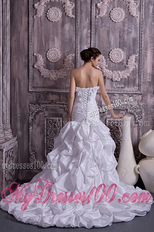 Handle Flowers Ruching and Pick-ups Decorated Dress for Brides with Court Train