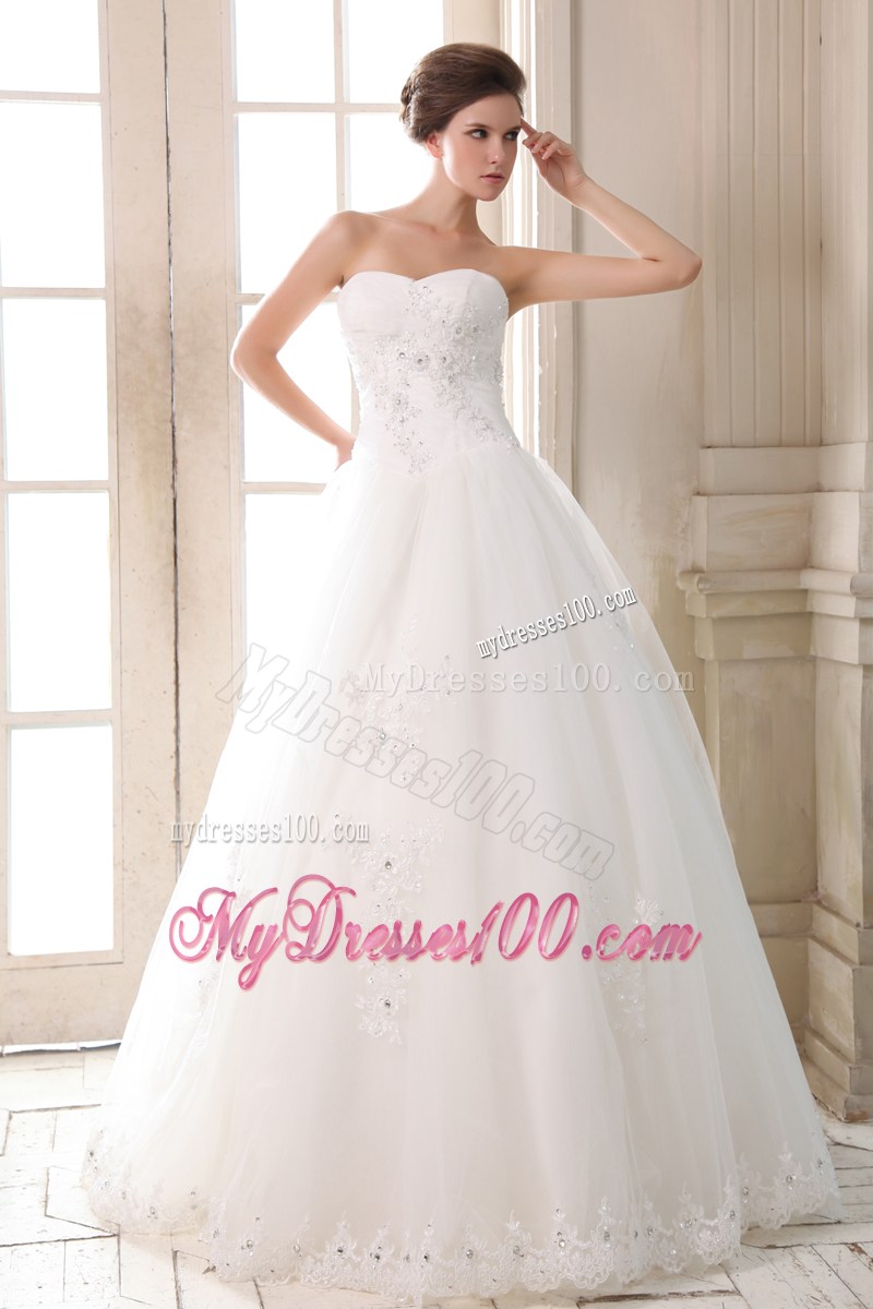 Diamonds and Appliques Decorated Wedding Gown with Lace hemline