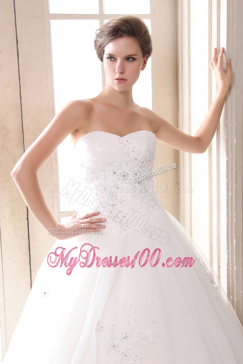 Diamonds and Appliques Decorated Wedding Gown with Lace hemline