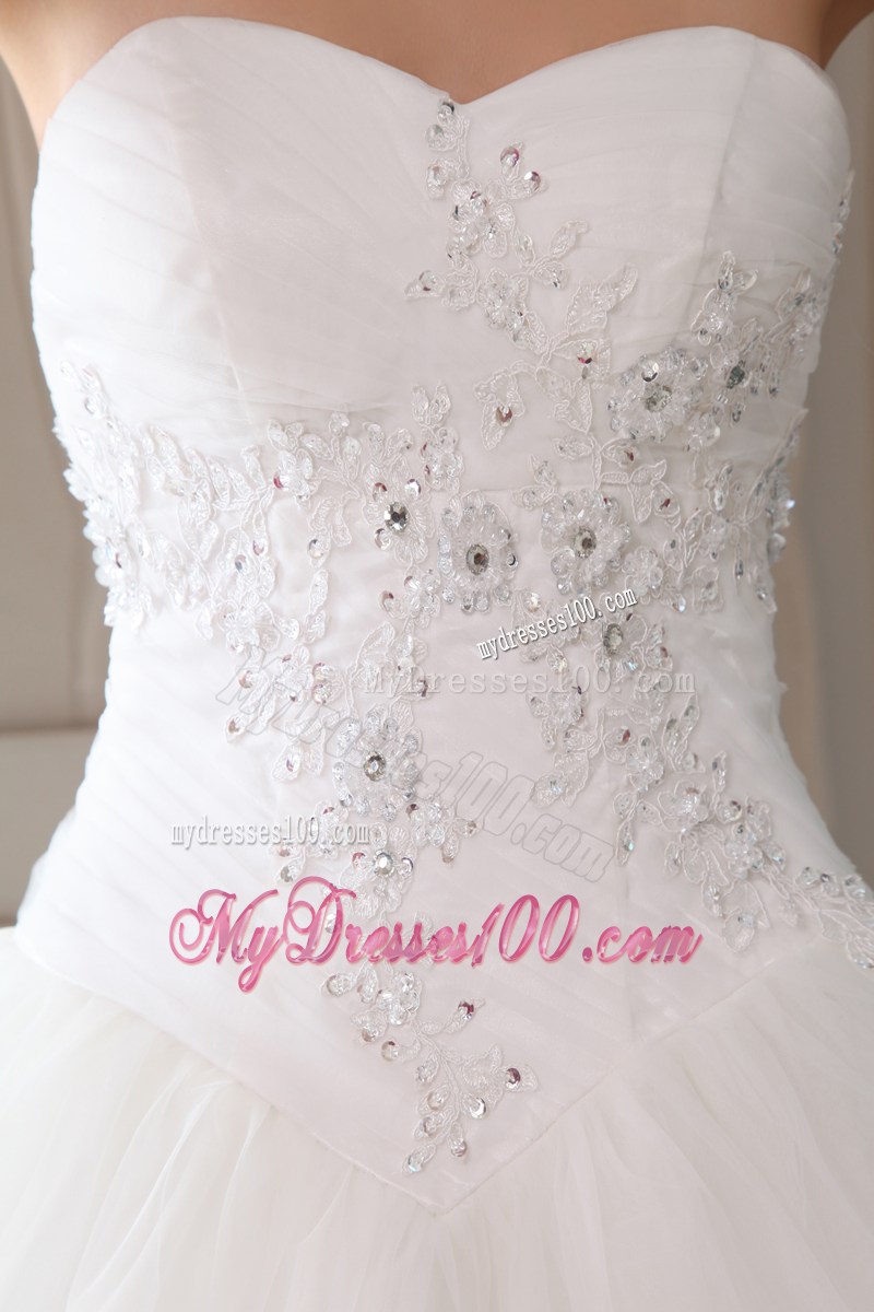Diamonds and Appliques Decorated Wedding Gown with Lace hemline
