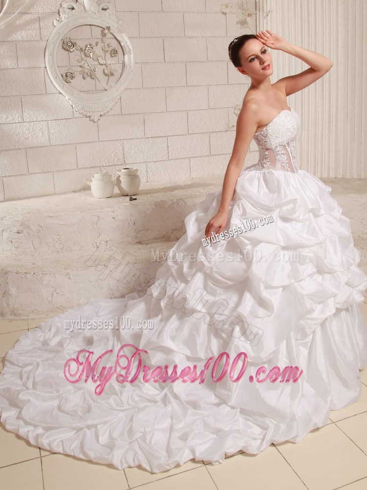 Appliques Pick-ups Chapel Train Wedding Gown with Sheer Waist