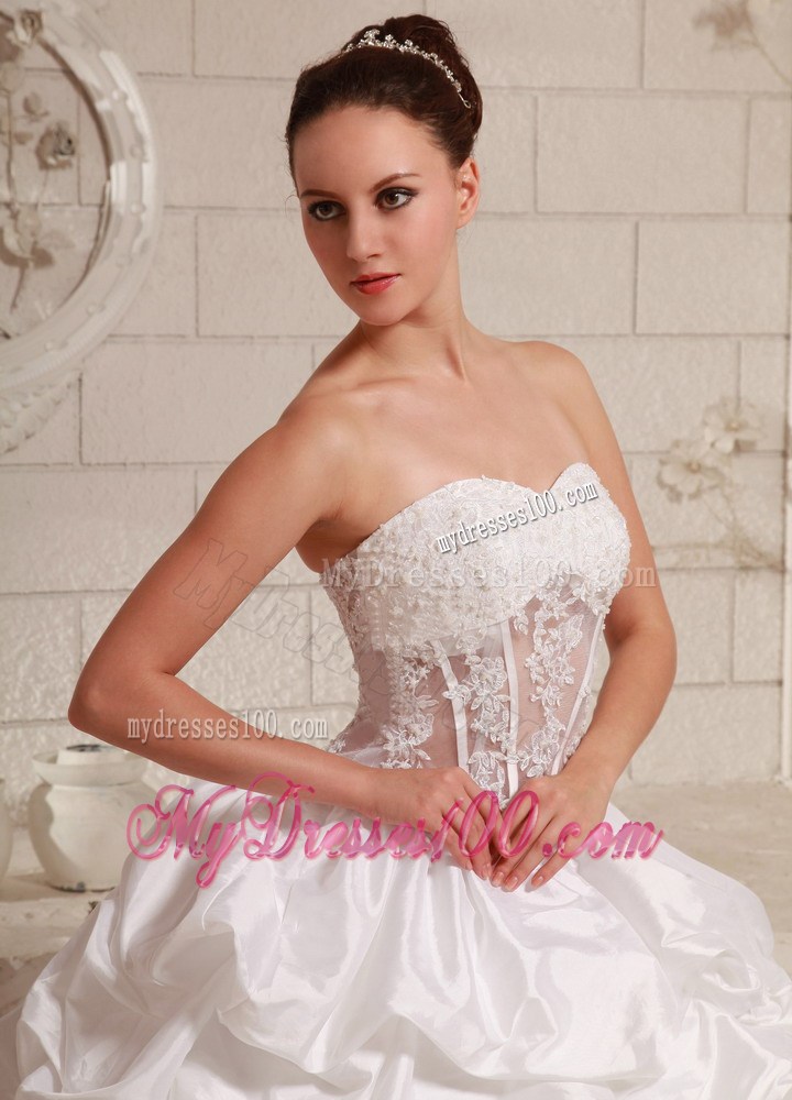 Appliques Pick-ups Chapel Train Wedding Gown with Sheer Waist