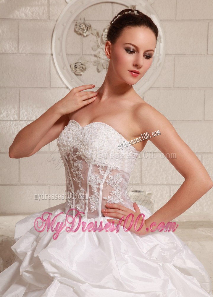 Appliques Pick-ups Chapel Train Wedding Gown with Sheer Waist