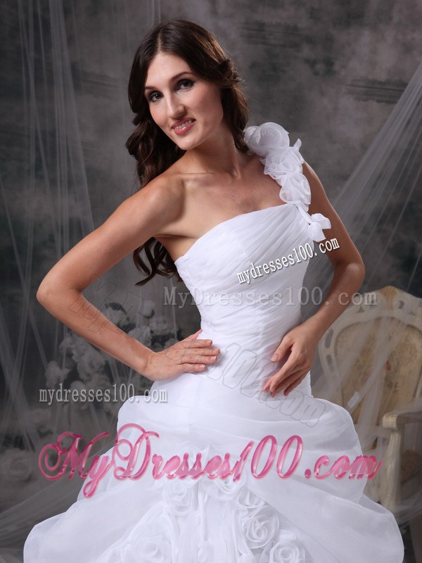 Hand Made Flowers Single Shoulder Pick-ups Brush Train Dress for Wedding