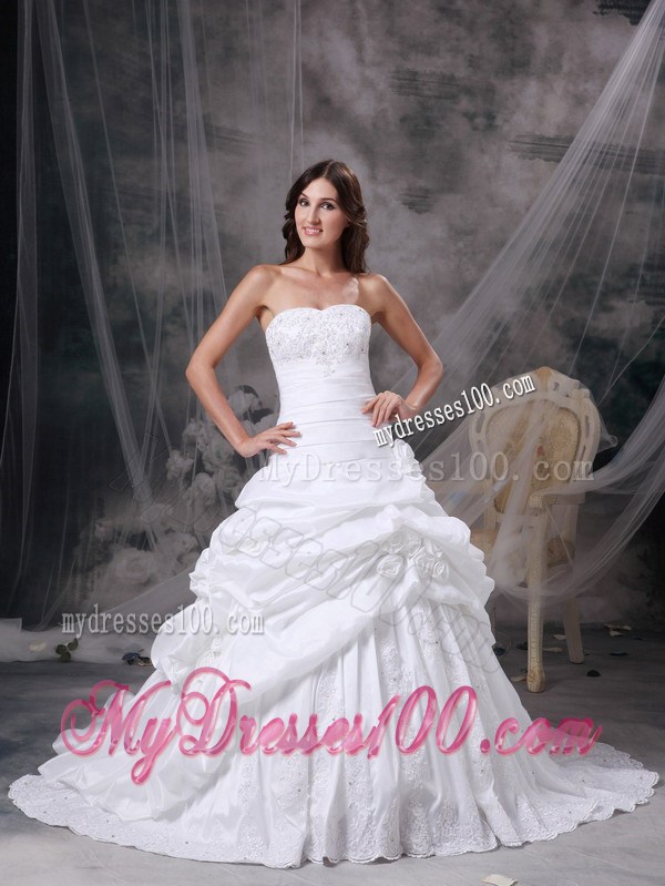 Pick-ups and Appliques Court Train Bridal Gown with Hand-Made Flowers