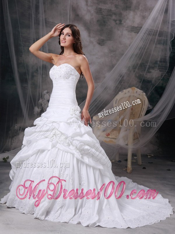 Pick-ups and Appliques Court Train Bridal Gown with Hand-Made Flowers