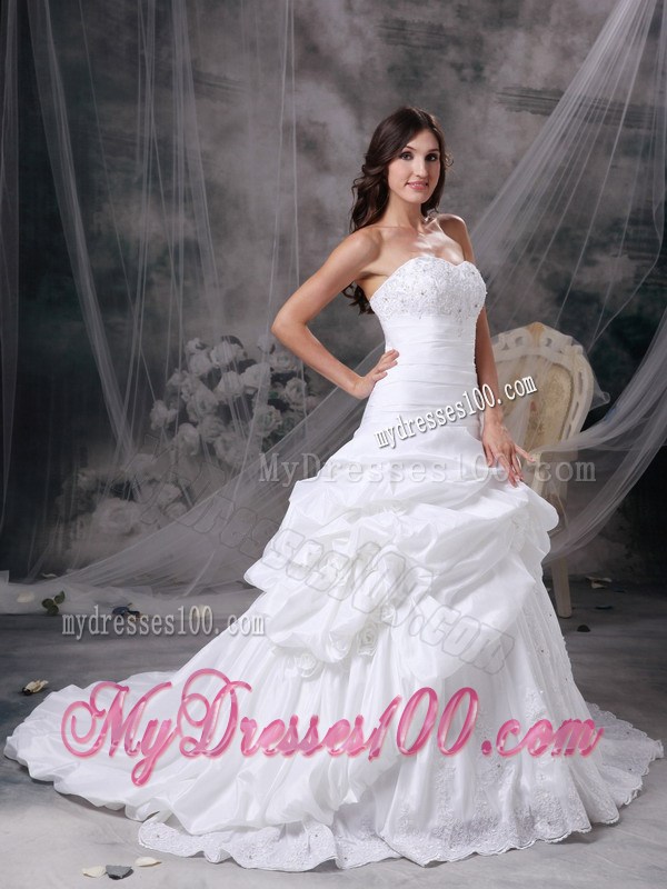 Pick-ups and Appliques Court Train Bridal Gown with Hand-Made Flowers