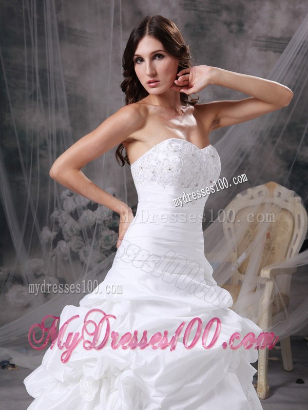 Pick-ups and Appliques Court Train Bridal Gown with Hand-Made Flowers