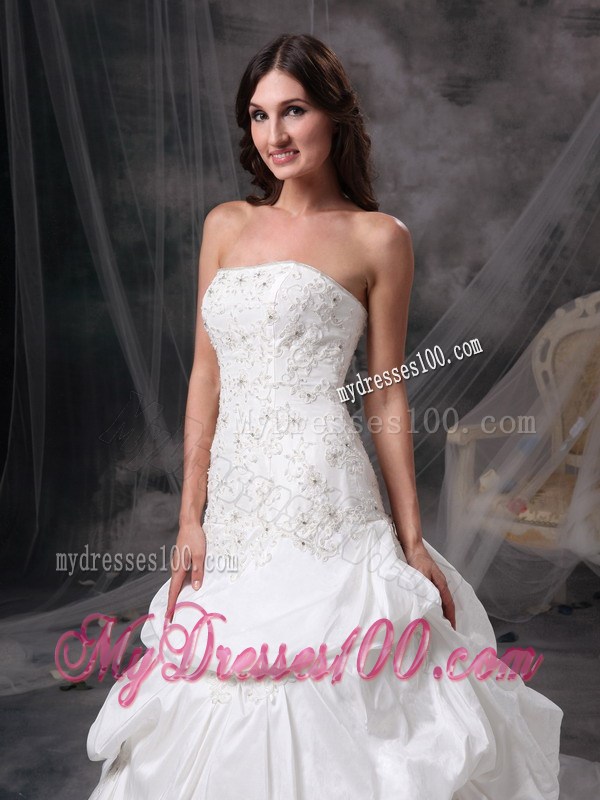 Appliques and Pick-ups Strapless Bridal Dress with Court Train