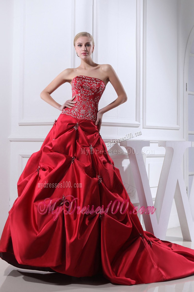 Red Embroideries and Beadings Decorated Wedding Gowns with Court Train