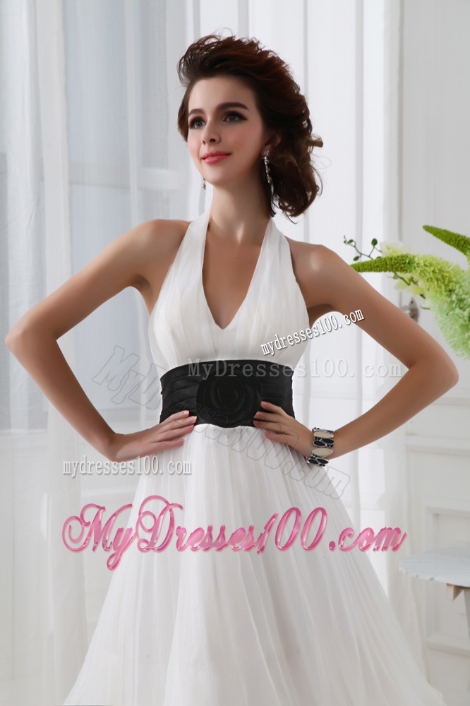 A-line Chiffon White Haltor Top Knee-length Hand Made Flower Evening Dress