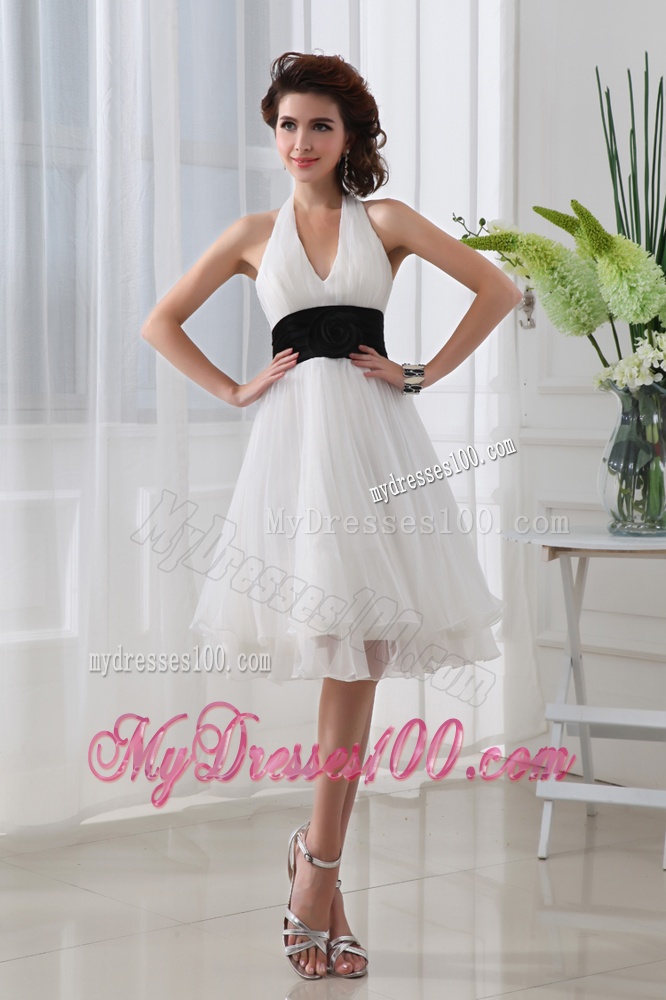 A-line Chiffon White Haltor Top Knee-length Hand Made Flower Evening Dress