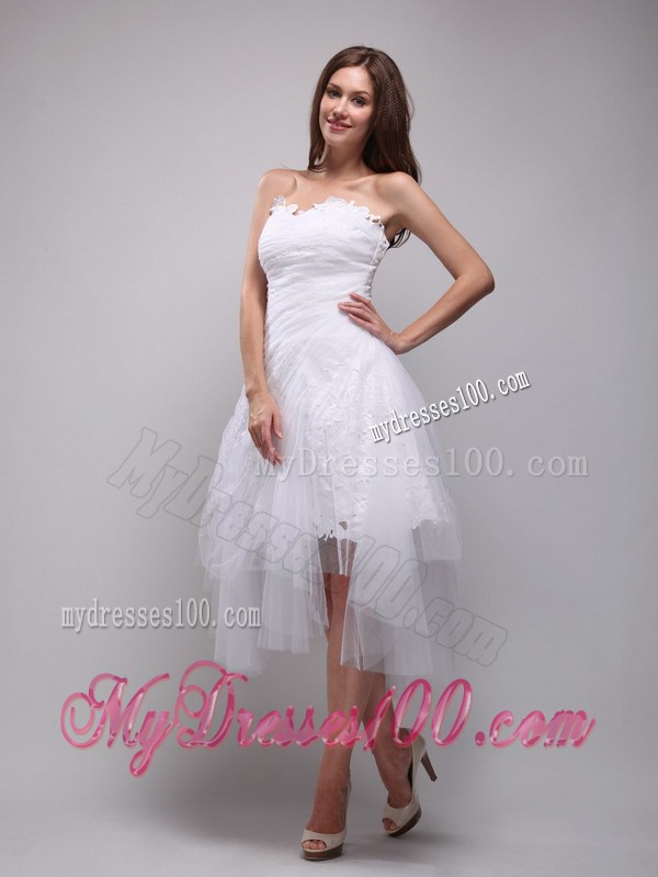 White A-Line / Princess Strapless Knee-length Lace and Tulle Ruch Prom / Homecoming Dress