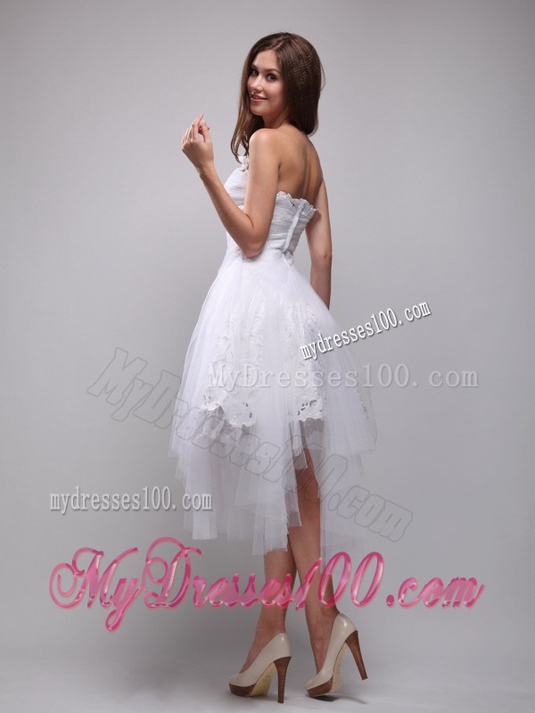 White A-Line / Princess Strapless Knee-length Lace and Tulle Ruch Prom / Homecoming Dress