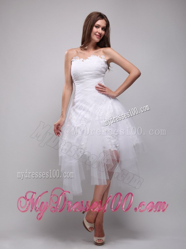 White A-Line / Princess Strapless Knee-length Lace and Tulle Ruch Prom / Homecoming Dress