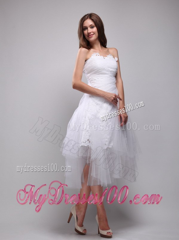 White A-Line / Princess Strapless Knee-length Lace and Tulle Ruch Prom / Homecoming Dress