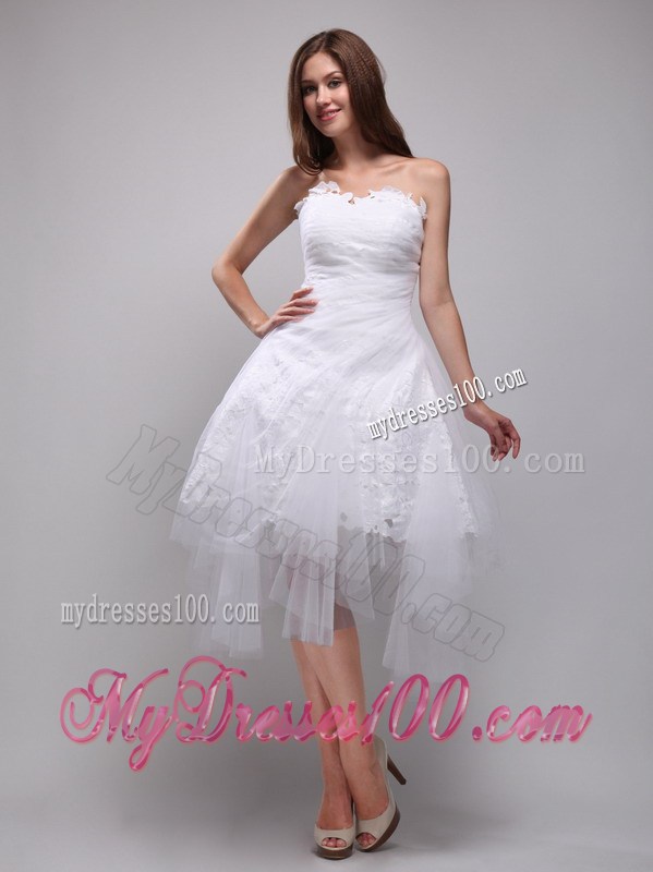 White A-Line / Princess Strapless Knee-length Lace and Tulle Ruch Prom / Homecoming Dress