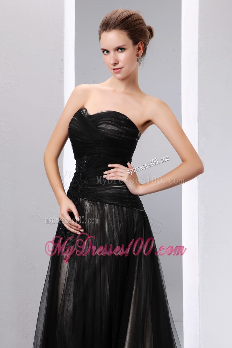 Black Empire Sweetheart Sleeveless Tulle Prom Gowns with Court Train