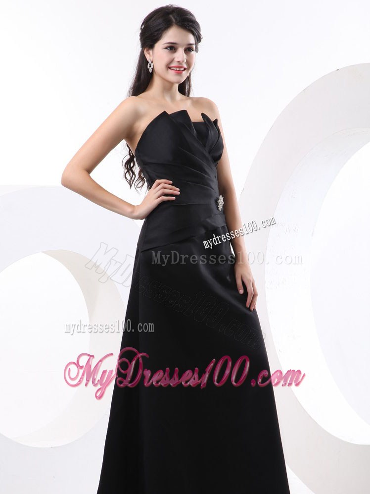Beading and Ruches Decorate on Floor-length Black Taffeta Prom Dresses