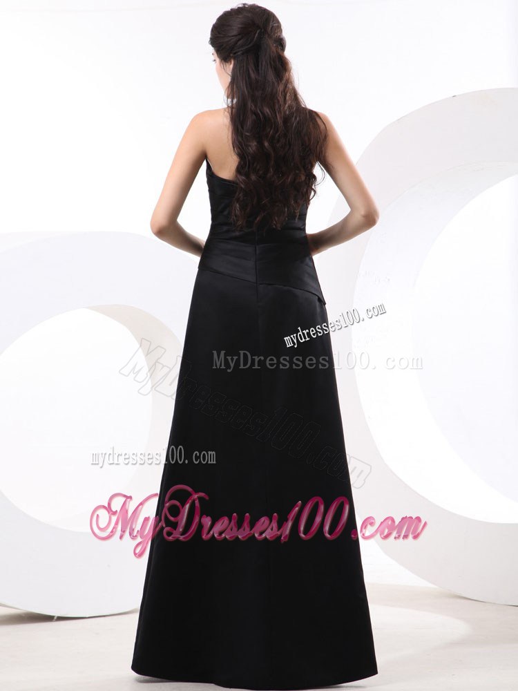 Beading and Ruches Decorate on Floor-length Black Taffeta Prom Dresses