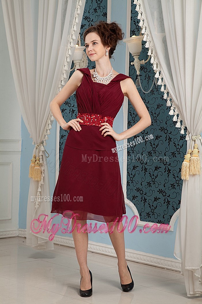 Square Knee-length Chiffon Column Beaded Prom Gowns in Burgundy