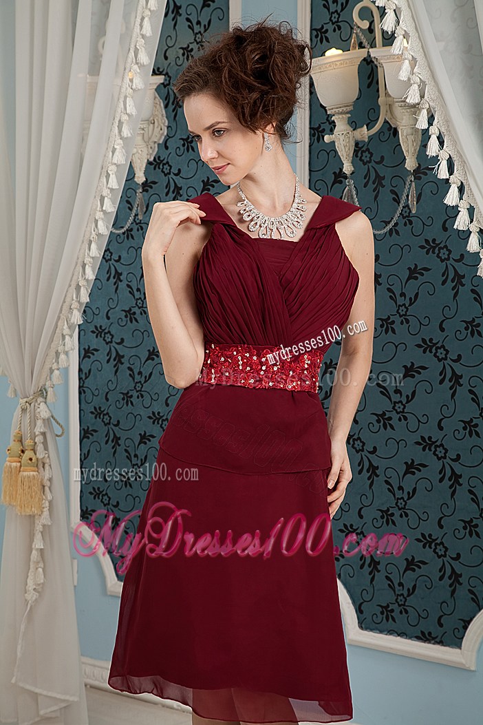 Square Knee-length Chiffon Column Beaded Prom Gowns in Burgundy