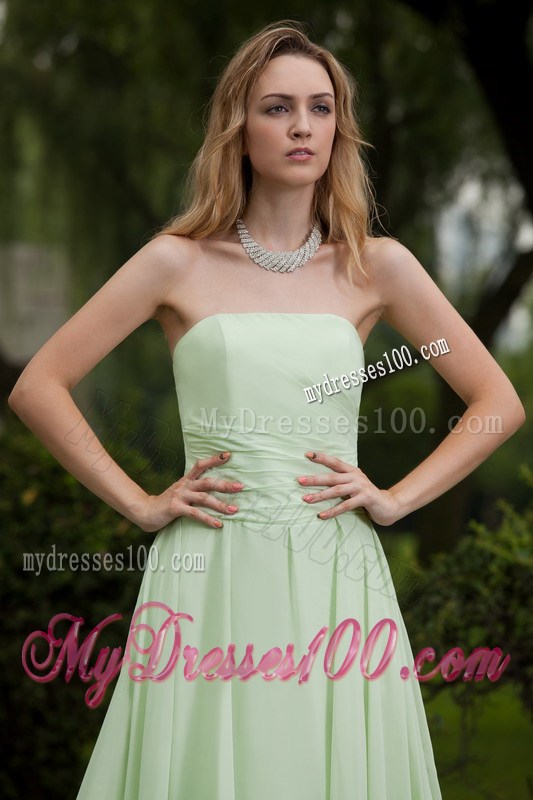 Ruches and Pleats Decorate on Court Train Prom Gowns in Apple Green
