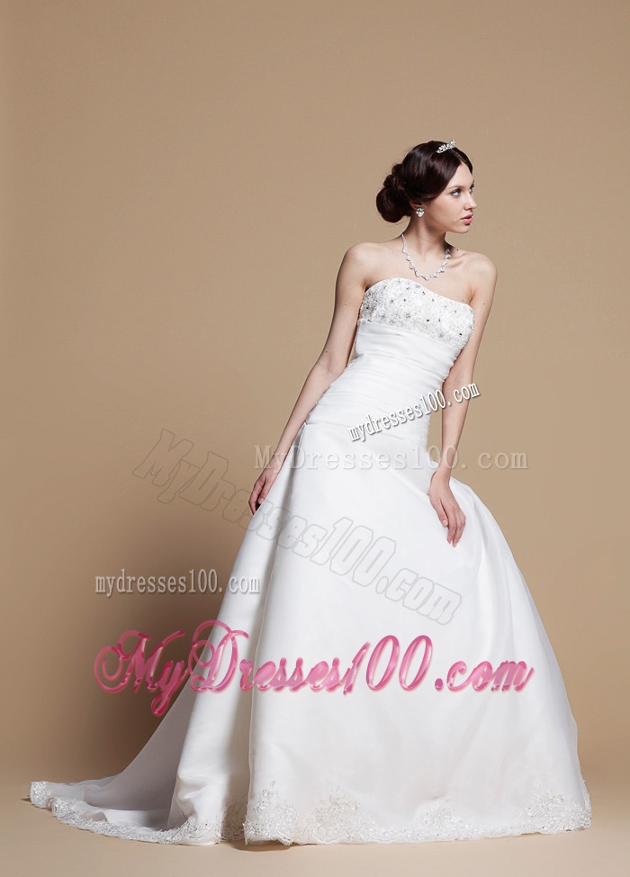 2016 A Line Wedding Dresses with Beading and Appliques