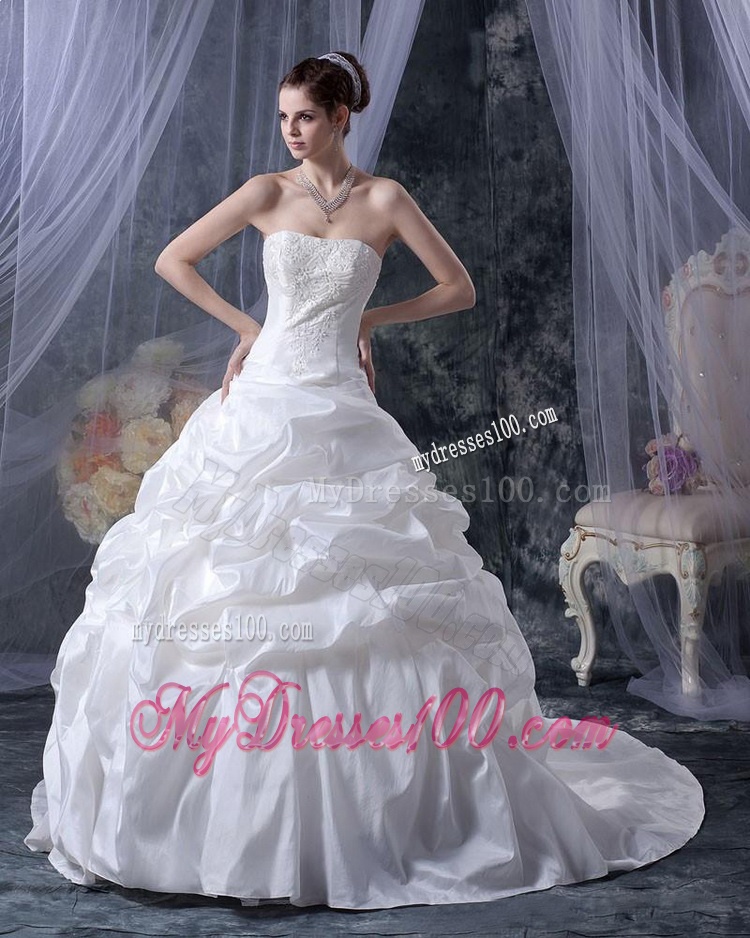 2016 Romantic Ball Gown Strapless Wedding Dresses with Appliques