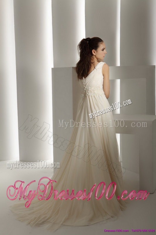 Cheap Ruffles and Beading White Wedding Dresses with Brush Train
