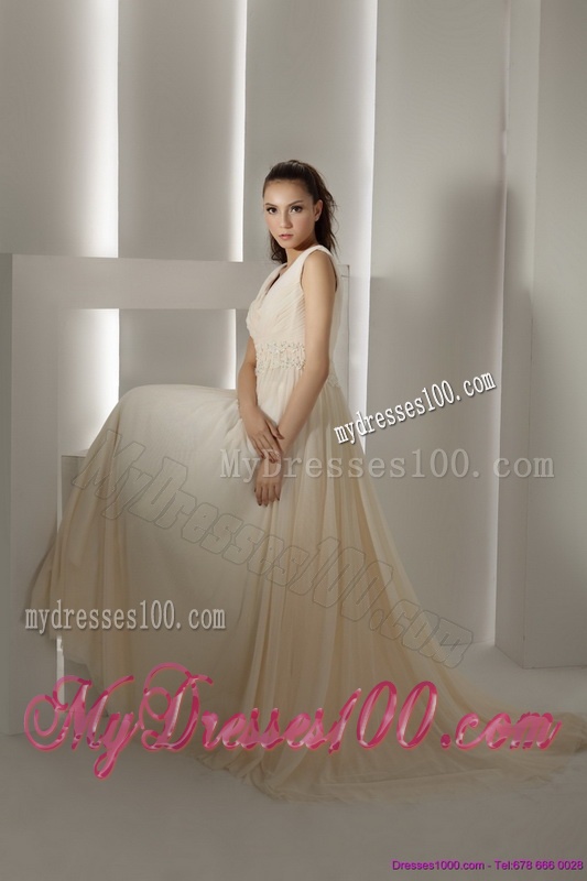 Cheap Ruffles and Beading White Wedding Dresses with Brush Train