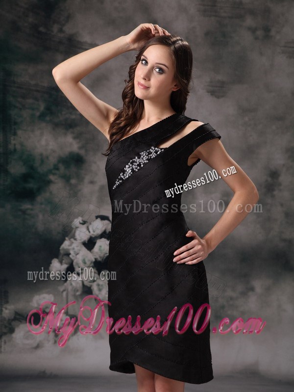 Brand New Black Column / Sheath Asymmetrical Little Black Dress Satin Beading Knee-length