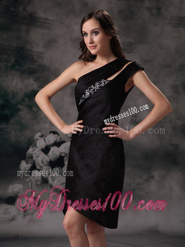Brand New Black Column / Sheath Asymmetrical Little Black Dress Satin Beading Knee-length