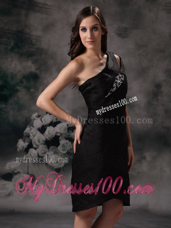 Brand New Black Column / Sheath Asymmetrical Little Black Dress Satin Beading Knee-length