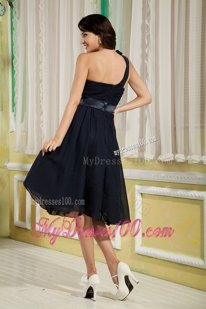 Navy Blue One Shoulder Knee-length Hand Made Flowers Prom Dress 