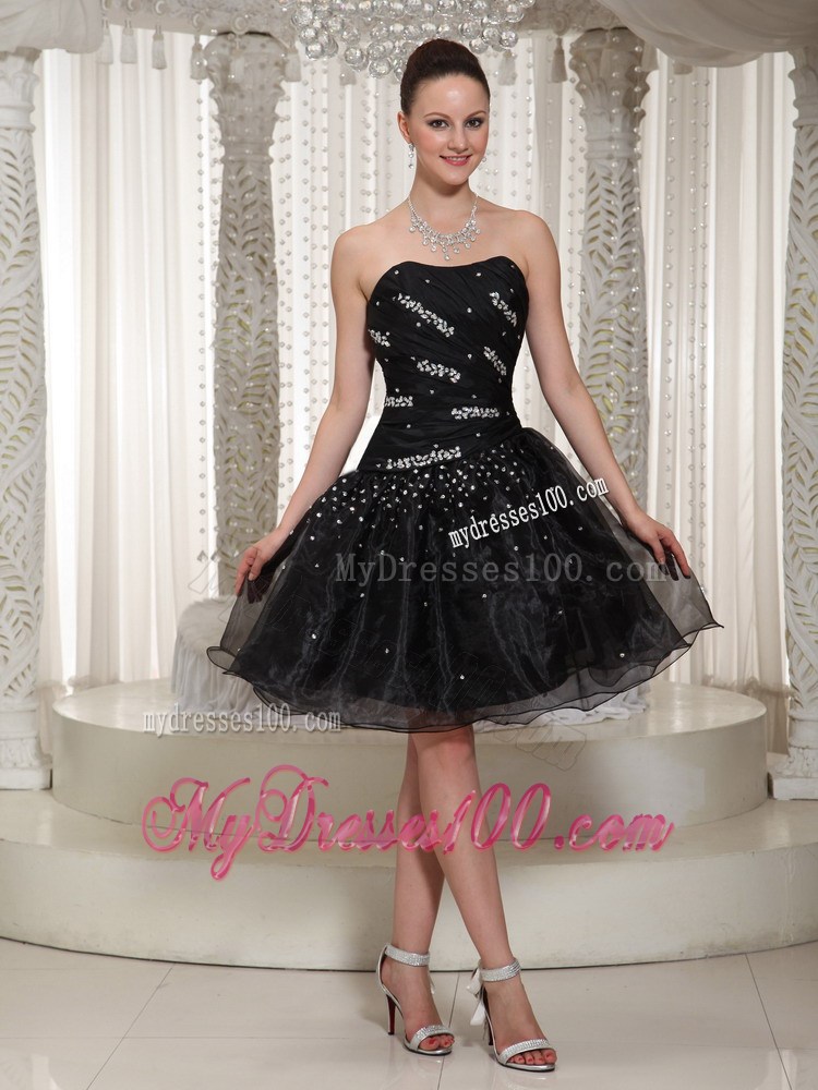 Pretty Hand Made Beading Little Black Dresses With Knee-length
