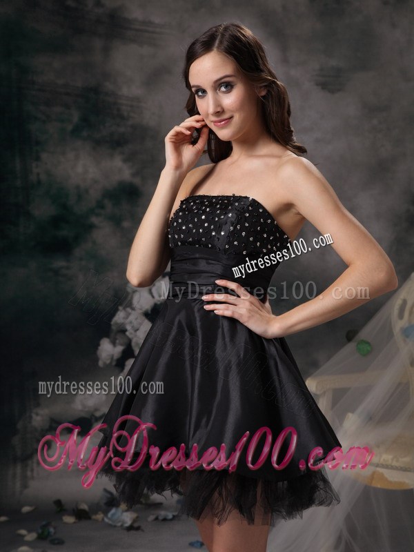 Beautiful Strapless Short Little Black Dress with Beaded Decorate