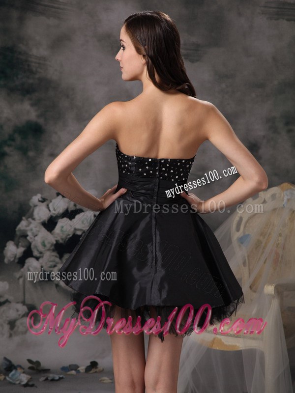 Beautiful Strapless Short Little Black Dress with Beaded Decorate