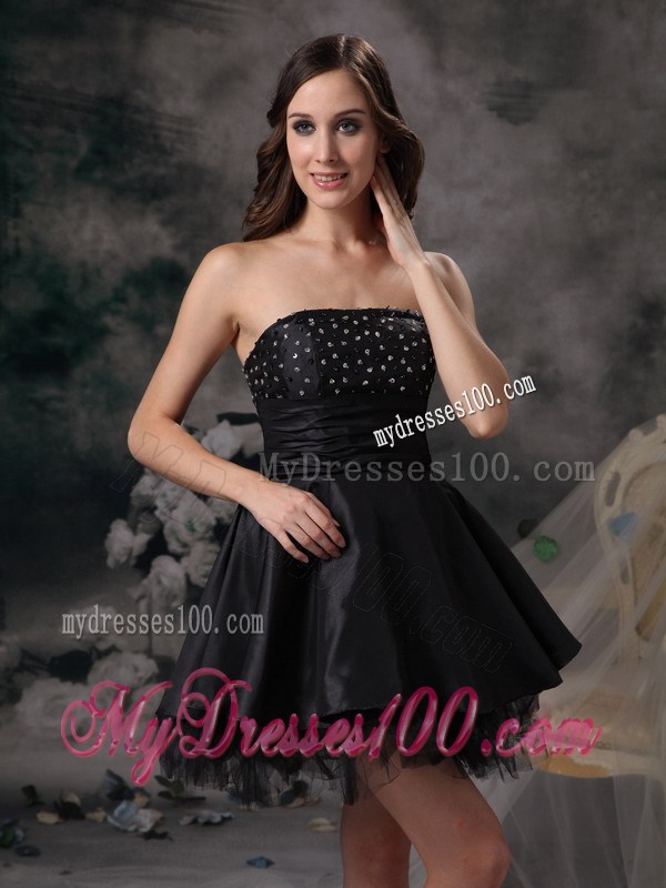 Beautiful Strapless Short Little Black Dress with Beaded Decorate